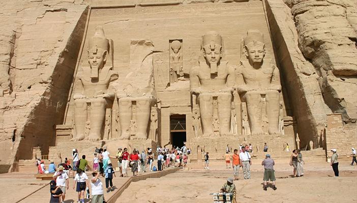 الغرف السياحية.. 50% من عاملي قطاع السياحة هاجروا القطاع