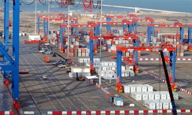 إضراب عمال الميناء ببورسعيد للمطالبة بحقوقهم المادية