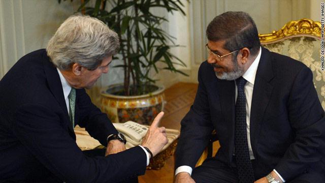 سلطان: كيري وعد مرسي بوقف الفوضى لو تعاون مع أسرائيل