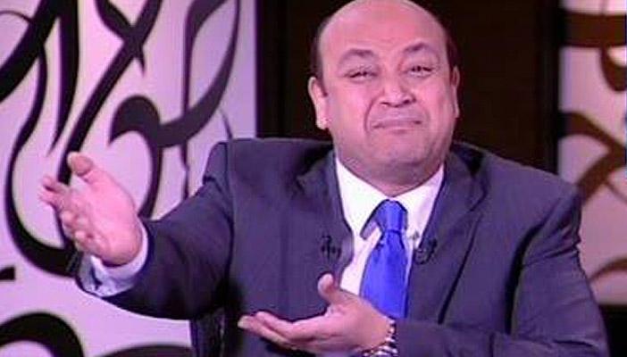 عمرو أديب يزعم: شعار رابعة تغير بـ4 مليار دولار