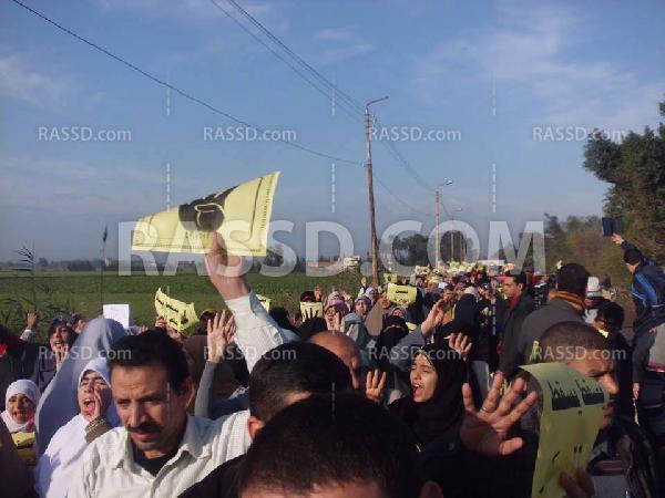 مناهضو الإنقلاب بدسوق يحرقون علم أمريكا والكيان الصهيونى