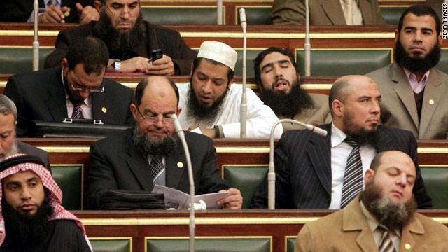 “النور” يوظف أعضاءه مرشدين على الإخوان