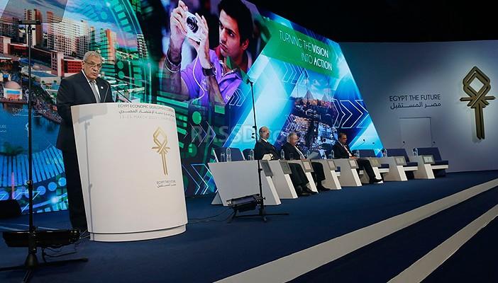 كاتب: نموذج التنمية بالمؤتمر الاقتصادي امتداد لسياسات جمال مبارك