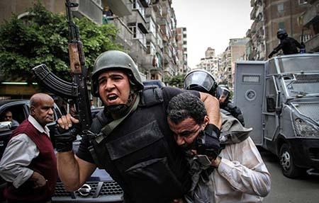 اعتقال 4 في الإسماعيلية ومداهمة مدرسة