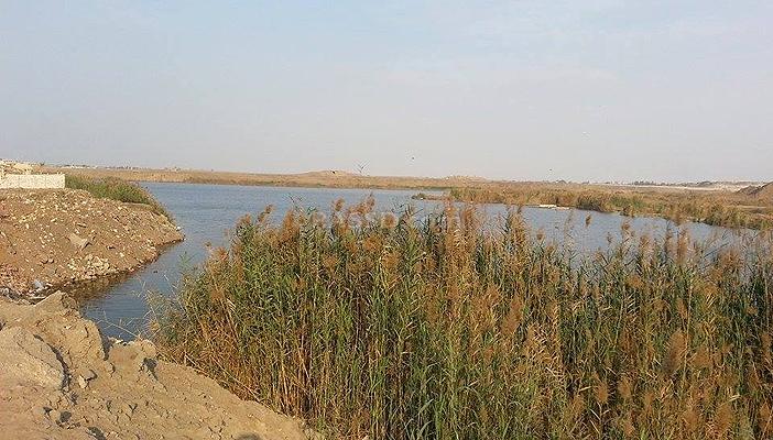 بحيرة العليقات تهدد منازل الخانكة والسكة الحديد بالانهيار