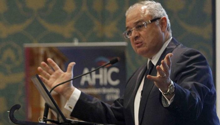 للعام الثاني على التوالي.. 5 مواقف توثق فشل “زعزوع” في برلين