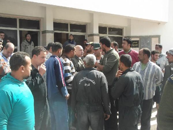 استمرار إضراب عاملي”تنقية الصرف ” بكفر الزيات