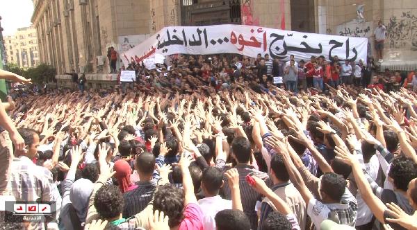 بالصور..الألتراس يحاصرون  مكتب النائب العام