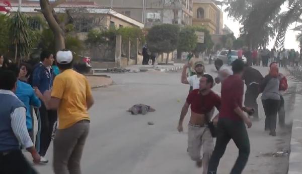 أسباب علقة “الإخوان” لأحمد دومة