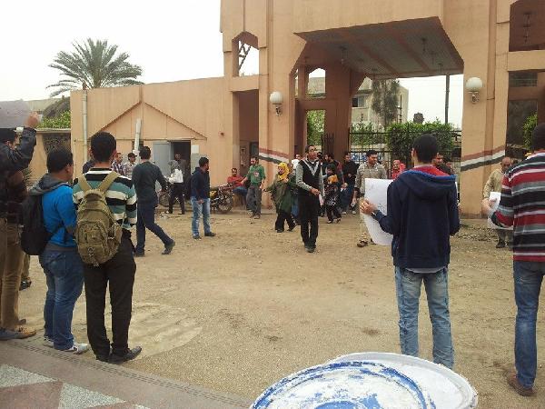 وقفة طلابية صامتة في هندسة منوف ضد حكم العسكر