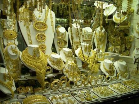 انخفاض أسعار الذهب و 24 يسجل 304.96 جنيه