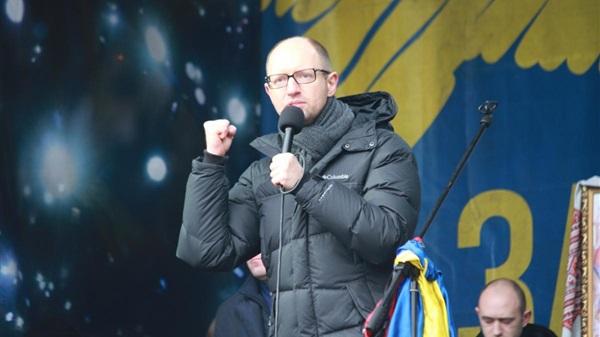 أوكرانيا تعلن دخول النزاع فى القرم مرحلة عسكرية