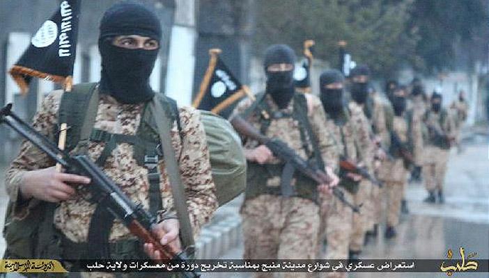 بالصور.. داعش ينظم عرضًا بحلب لتخريج دفعة مقاتلين جدد