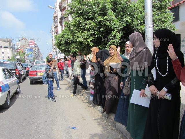 سلسلة بشرية لطلاب ضد الانقلاب ببورسعيد