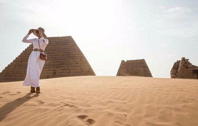 آخرها زيارة “قطرية” إلى السودان.. هكذا حاصر الخليجُ السيسي إفريقيًّا