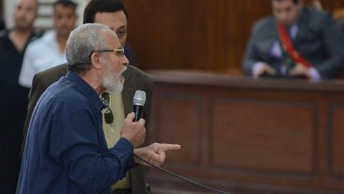 جنايات الإسماعيلية تؤجل محاكمة بديع و104 آخرين لـ19 إبريل