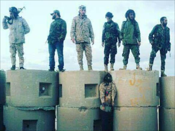 نبش القبور وشنق الجثث.. ثقافة قوات حفتر في بني غازي