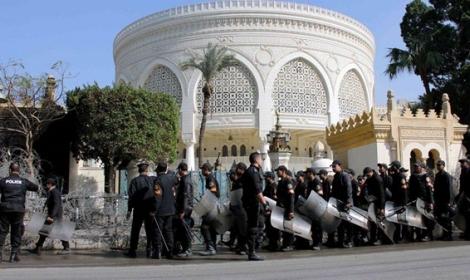 22 سيارة و7 مدرعات و8 أبراج لتأمين الاتحادية