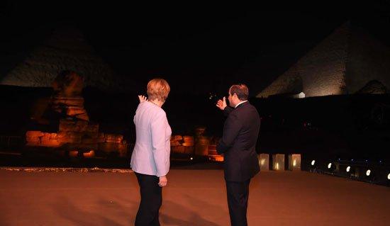 صحيفة ألمانية تكشف عن هدية أنجيلا ميركل لـ”السيسي”