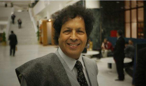 أنصار قذاف الدم يتظاهرون أمام مكتب النائب العام