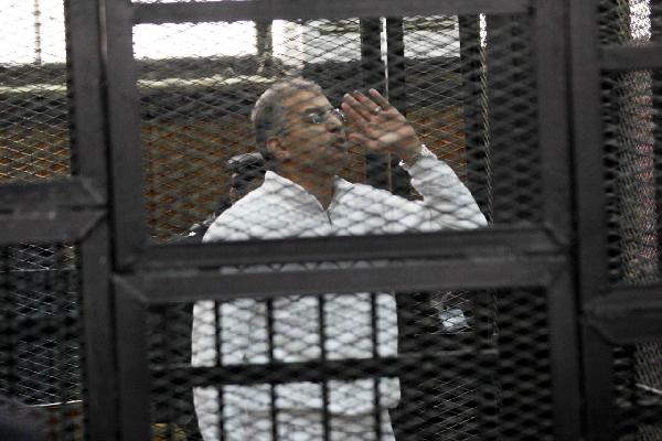 زوجة عصام سلطان: زوجي جرّد من ملابسه وأدويته ومصحفه