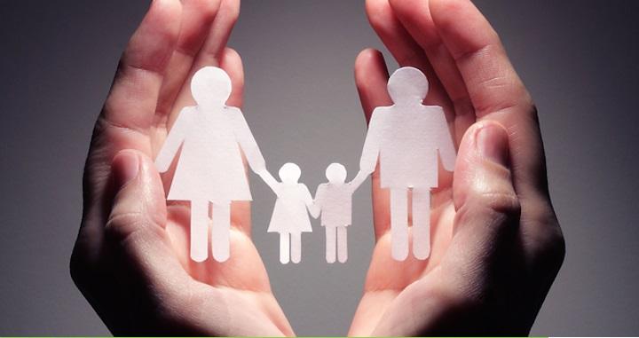 الأم.. وصية الله التي كرمها في القرآن