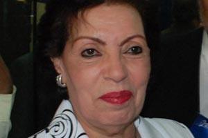 محافظ الأقصر يكرم ممثلة و مخرجة ضمن 13 أم مثالية