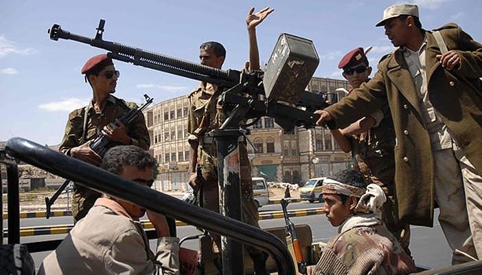 إطلاق نيران مدفعية على طائرات محلقة فوق مقر الرئيس اليمني بعدن