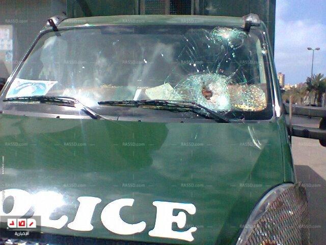 الآن.. إلقاء الحجارة على الأمن المركزي بالاسكندرية