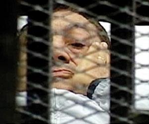 الاتحاد الأوروبي يمدد تجميد أموال مبارك و18 آخرين من رموز نظامه