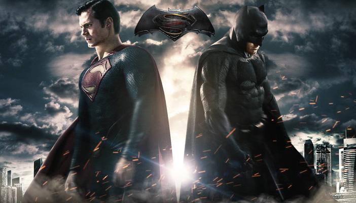 بالفيديو.. تعرف على مراحل تطور الصراع بين باتمان وسوبرمان