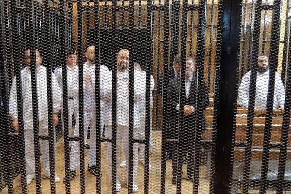 تأجيل محاكمة “مرسي” فى قضية الاتحادية لـ 5 إبريل