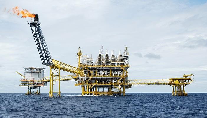 ارتفاع أسعار النفط بعد تراجع الدولار