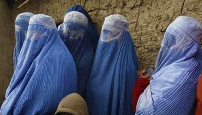 لاجئات أفغانيات: نباع مثل الحيوانات