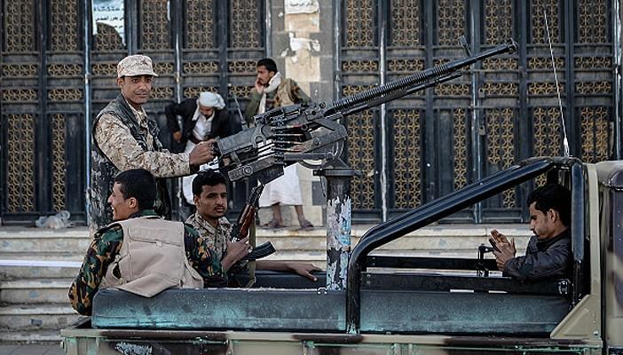 مسلحو الحوثي يختطفون وزير الدفاع اليمني