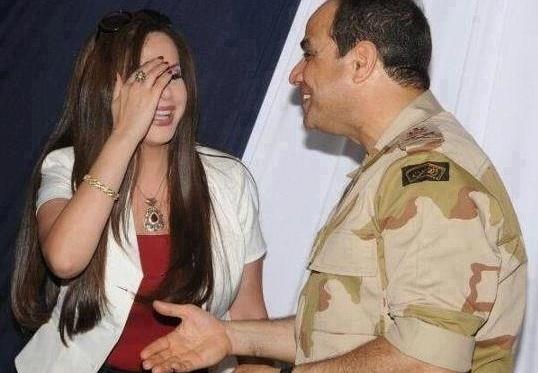 بعد اختيار فيفي أمًا مثالية..الحكومة تحول مصر إلى ساحة رقص