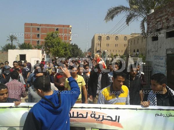 مسيرة لطلاب الأزهر فرع تفهنا الأشراف رفضا للانقلاب