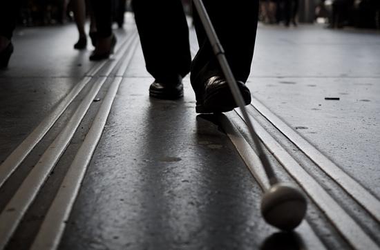 دراسة أميركية تكشف: لماذا يتمتع المكفوفين بحواس قوية؟