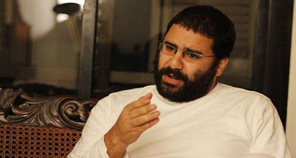 “عبد الفتاح”  يصل لـ”دار القضاء” وسط هتافات مناهضة للإخوان