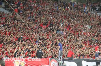 الجماهير تقتحم استاد الإسكندرية بسبب مباراة مصر ونيجيريا