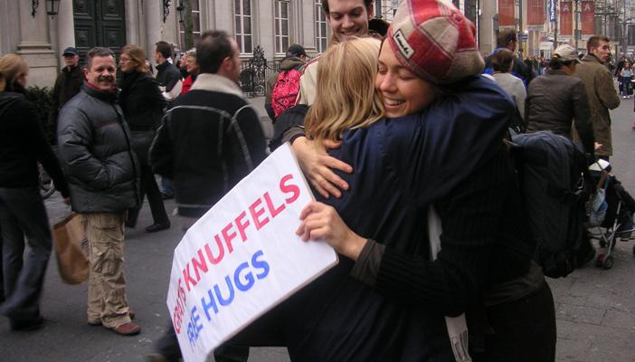 منع تنظيم “يوم الحضن” في الغردقة بعد اعتراض الأهالي