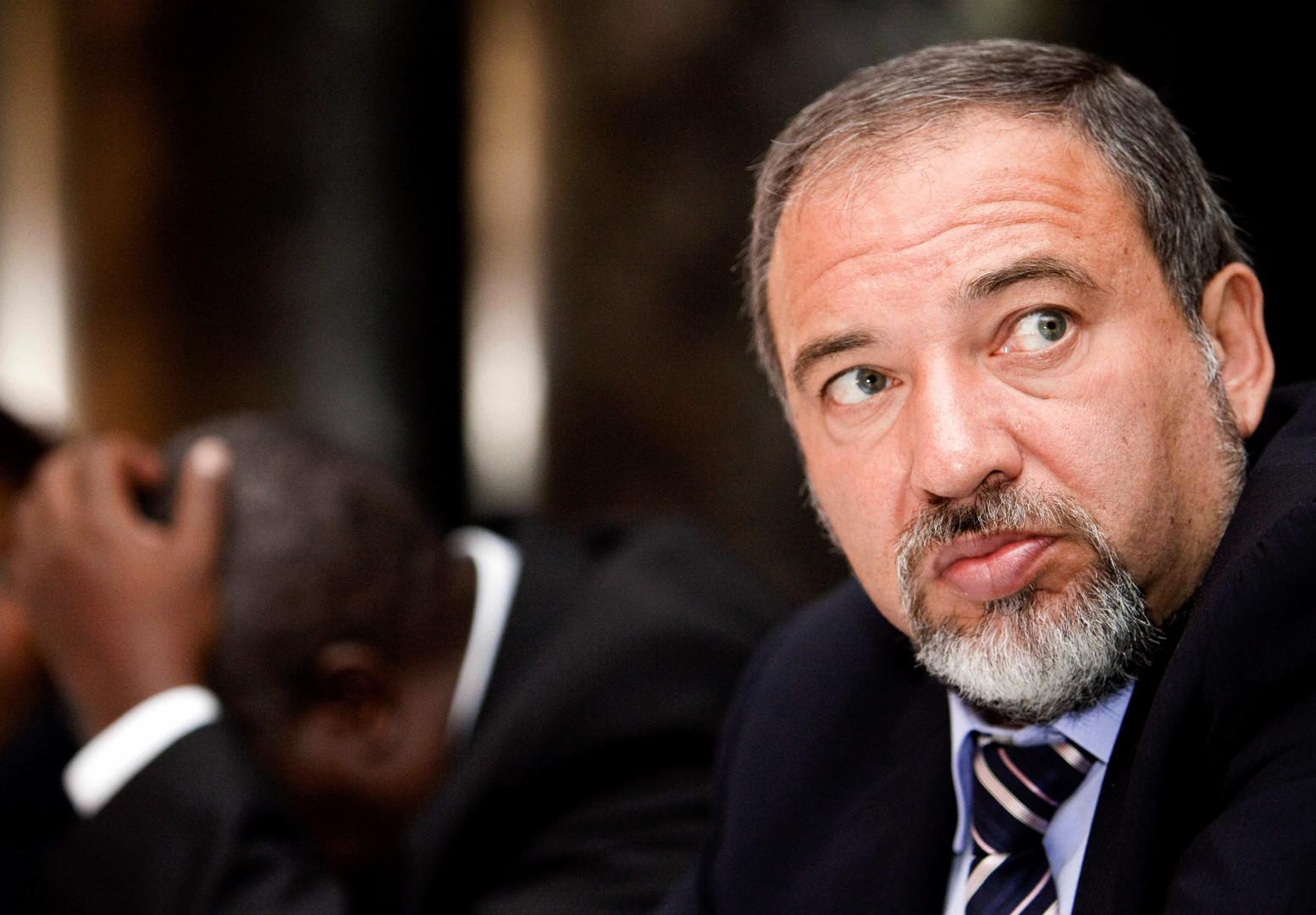 ليبرمان يطمئن المستوطنين: اسألوني عن اغتيال “هنية” بعد انتهاء ولايتي