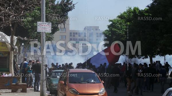 صور.. اعتداء قوات الجيش على طلاب عين شمس أمام وزارة الدفاع