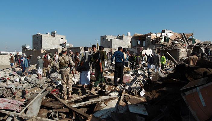 غارات جويه على كلية الطيران ودار الرئاسة