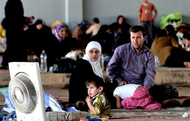 ارتفاع عدد النازحين السوريين في لبنان إلى 987 ألف