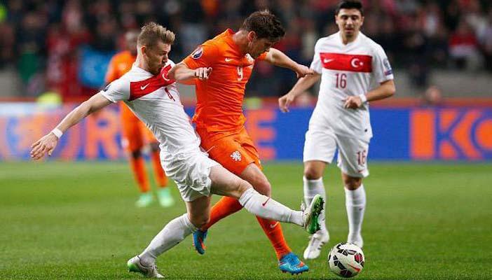 بالفيديو.. هولندا تتعادل على أرضها بصعوبة مع تركيا