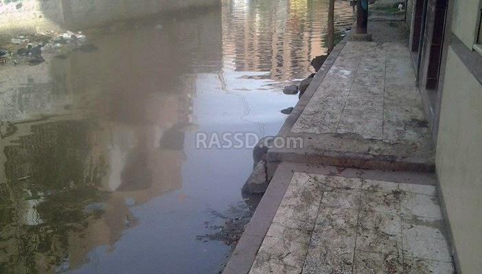 الصرف الصحي يغرق شوارع منفلوط بأسيوط