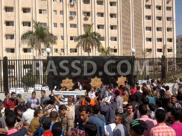 أمن الانقلاب يقتحم جامعة الأزهر بالقاهرة ويطلق الغاز والخرطوش