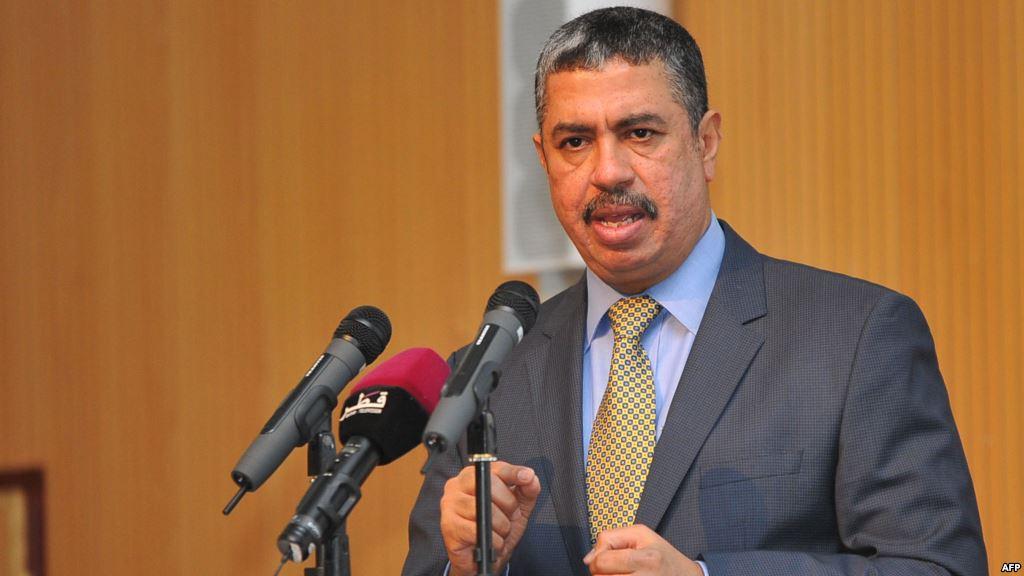 قبيل مفاوضات الكويت.. نائب الرئيس اليمني يغادر عدن متجهًا إلى الرياض