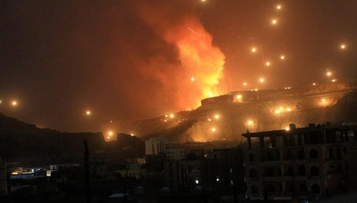 اليمن.. انفجارات ضخمة في مخازن الصواريخ بفج عطان